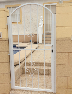 Metal Single Gate nr 15 home security in Murcia by Eriks Metal Work