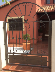 Metal Single Gate nr 22 home security in Murcia by Eriks Metal Work
