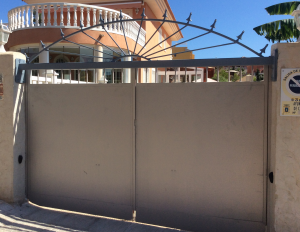 Metal Double gates nr 4 home security in Murcia by Eriks Metal Work