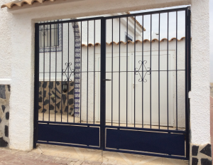 Metal Double gates nr 10 home security in Murcia by Eriks Metal Work