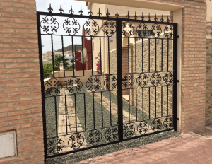 Metal Double gates nr 12 home security in Murcia by Eriks Metal Work