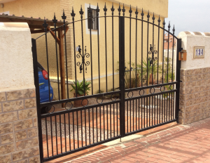 Metal Double gates nr 13 home security in Murcia by Eriks Metal Work