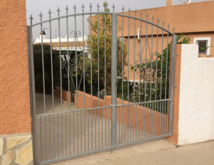 Metal Double gates nr 16 home security in Murcia by Eriks Metal Work