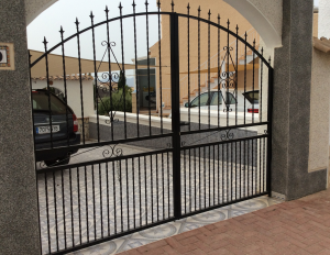Metal Double gates nr 19 home security in Murcia by Eriks Metal Work