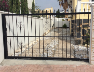 Metal Rolling gate nr 7 home security in Murcia by Eriks Metal Work