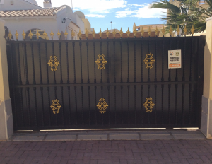 Metal Rolling gate nr 8 home security in Murcia by Eriks Metal Work