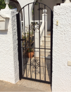 Metal Single Gate nr 1 home security in Murcia by Eriks Metal Work