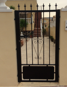 Metal Single Gate nr 5 home security in Murcia by Eriks Metal Work