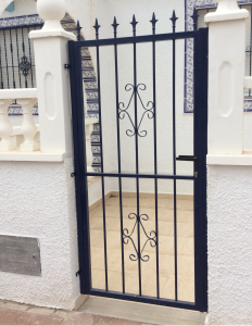 Metal Single Gate nr 14 home security in Murcia by Eriks Metal Work