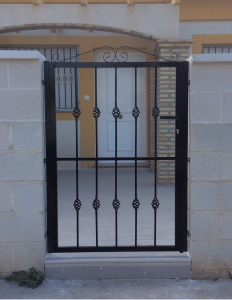 Metal Single Gate nr 19 home security in Murcia by Eriks Metal Work