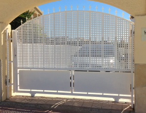 Metal Rolling gate nr 13 home security in Murcia by Eriks Metal Work